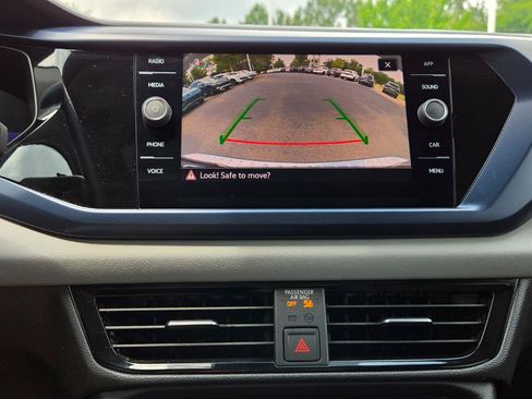 Certified 2023 Volkswagen Taos SE w/ Panoramic Sunroof Package FWD image 32