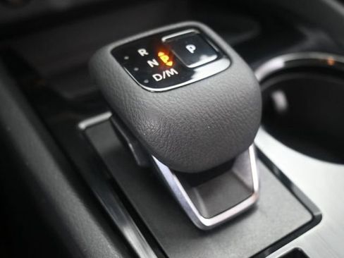 Used 2025 Nissan Rogue SV FWD image 14