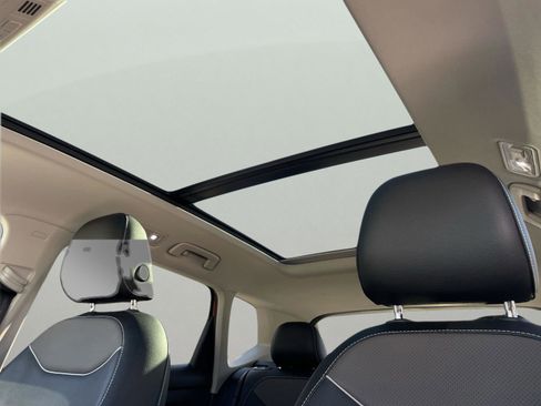 Used 2023 Volkswagen Taos SEL image 20