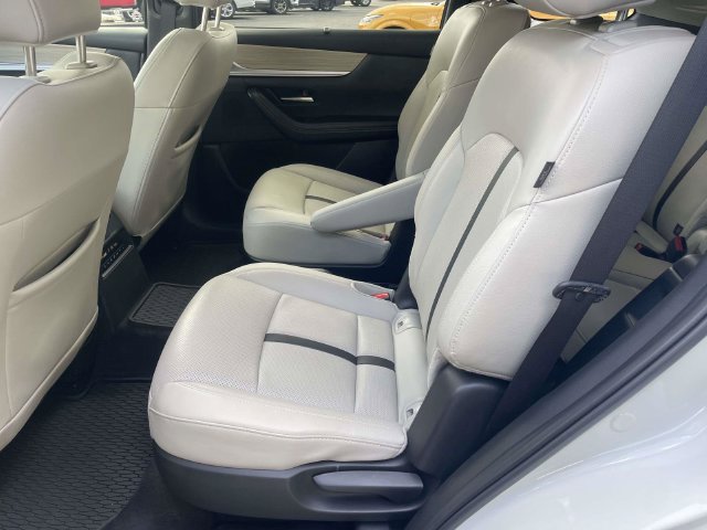 Used 2025 MAZDA CX-90 3.3 Turbo w/ Preferred Package AWD/4WD image 9