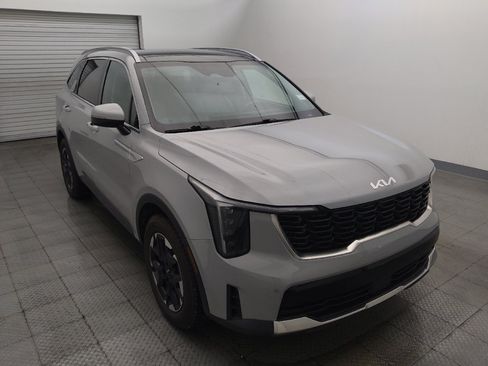 Used 2024 Kia Sorento S w/ Panoramic Sunroof Package FWD image 13