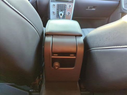 Used 2018 Volvo V60 T5 Cross Country w/ Convenience Package image 17