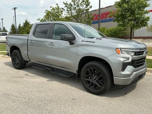 Used 2023 Chevrolet Silverado 1500 RST w/ Convenience Package II AWD/4WD image 2