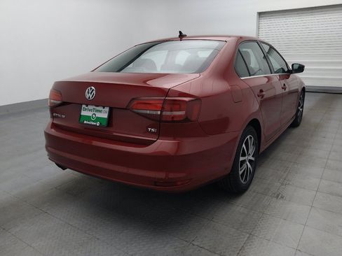 Used 2017 Volkswagen Jetta SE FWD image 9