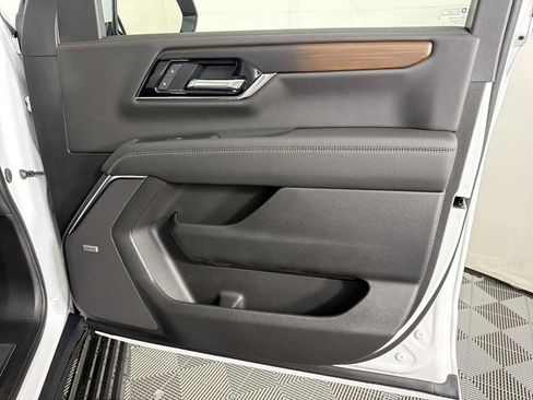 New 2026 GMC Yukon XL Denali AWD/4WD image 13