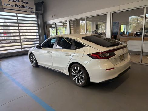Used 2024 Honda Civic EX-L image 11