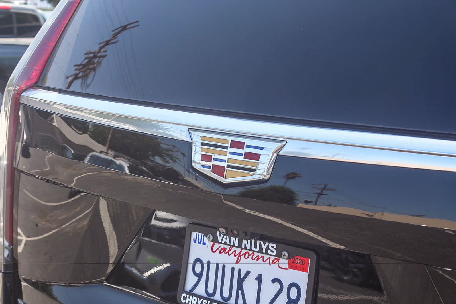 Used 2023 Cadillac Escalade Premium Luxury w/ Performance Package AWD/4WD image 9