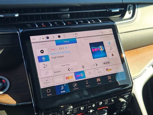 New 2025 Jeep Grand Cherokee Summit w/ Obsidian Package image 32