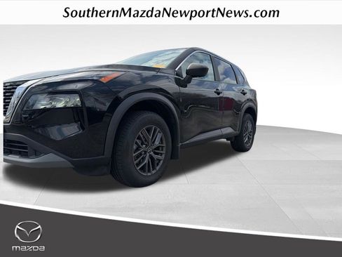 Used 2023 Nissan Rogue S image 1
