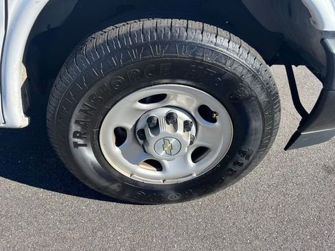 Used 2022 Chevrolet Express 2500 w/ Driver Convenience Package image 28