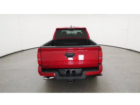 Used 2025 Toyota Tacoma TRD Sport AWD/4WD image 9