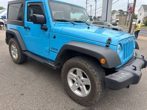 Used 2017 Jeep Wrangler Sport w/ Quick Order Package 24S AWD/4WD image 4