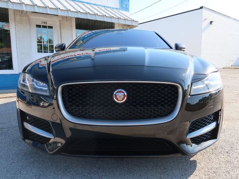 Used 2016 Jaguar XF R-Sport RWD image 9