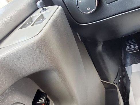 Used 2014 Chevrolet Express 3500 Extended RWD image 12