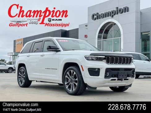 Used 2023 Jeep Grand Cherokee Overland image 1