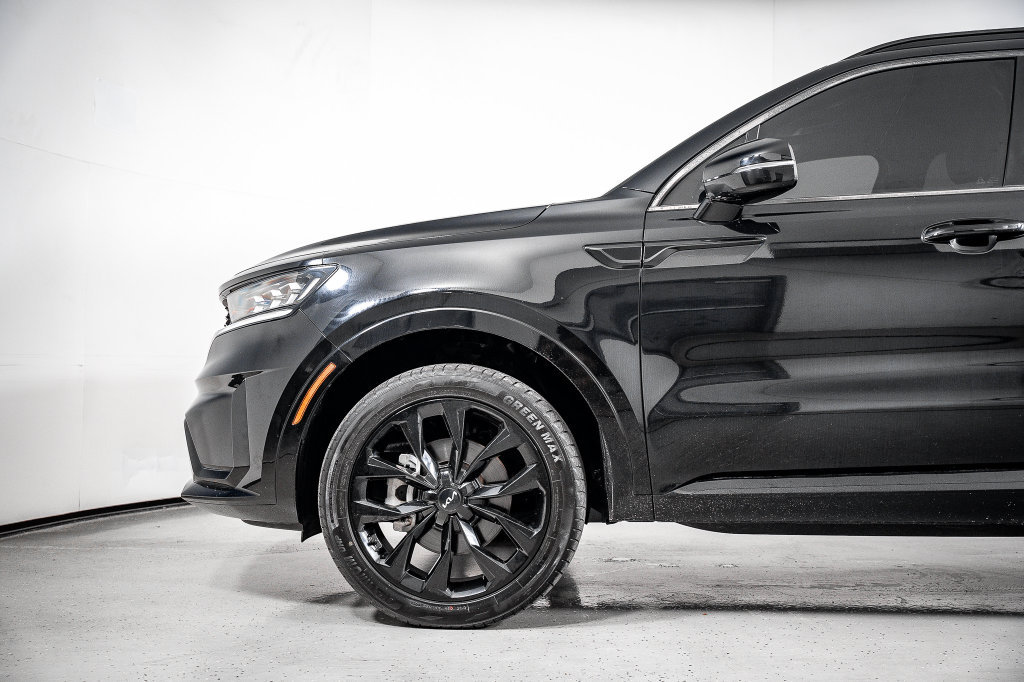 Used 2023 Kia Sorento SX AWD/4WD image 16