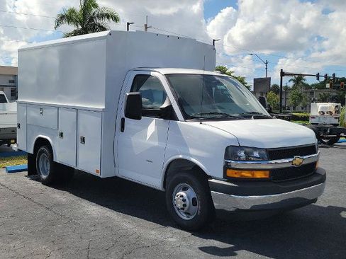 New 2025 Chevrolet Express 3500 w/ Power Convenience Package image 26