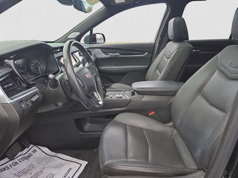 Certified 2023 Cadillac XT6 Premium Luxury w/ Technology Package image 9