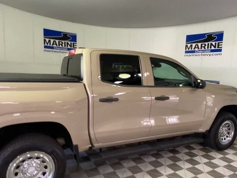 Used 2024 Chevrolet Colorado W/T w/ Technology Package AWD/4WD image 2