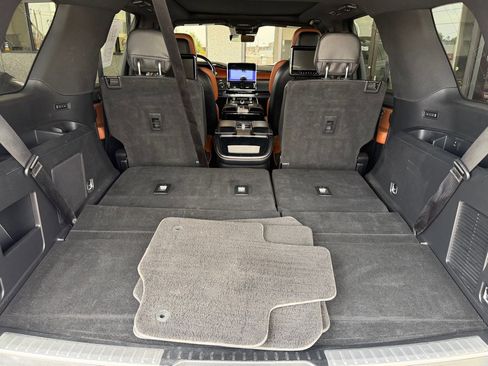 Used 2018 Lincoln Navigator Reserve w/ Technology Package AWD/4WD image 39