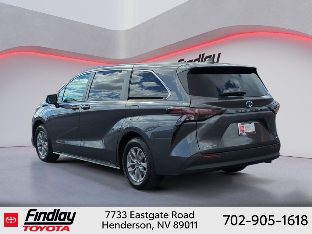 Certified 2025 Toyota Sienna LE AWD/4WD image 5
