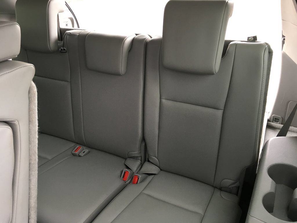 Used 2019 Toyota Highlander XLE AWD/4WD image 29