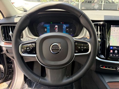 Used 2025 Volvo V60 B5 Cross Country Plus AWD/4WD image 30