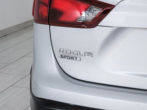Used 2019 Nissan Rogue Sport S FWD image 44