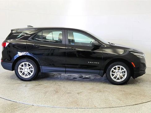 Used 2023 Chevrolet Equinox LS w/ Driver Confidence II Package image 8