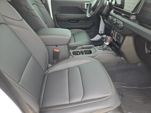 New 2026 Jeep Gladiator Sport AWD/4WD image 12