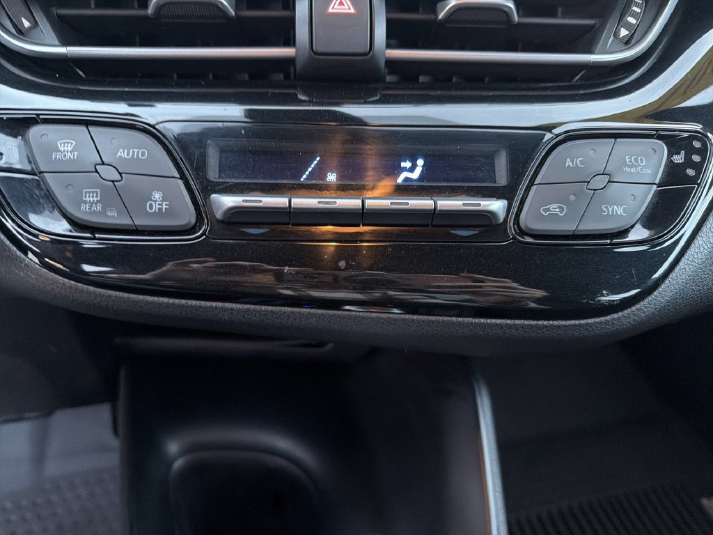 Used 2018 Toyota C-HR XLE FWD image 22