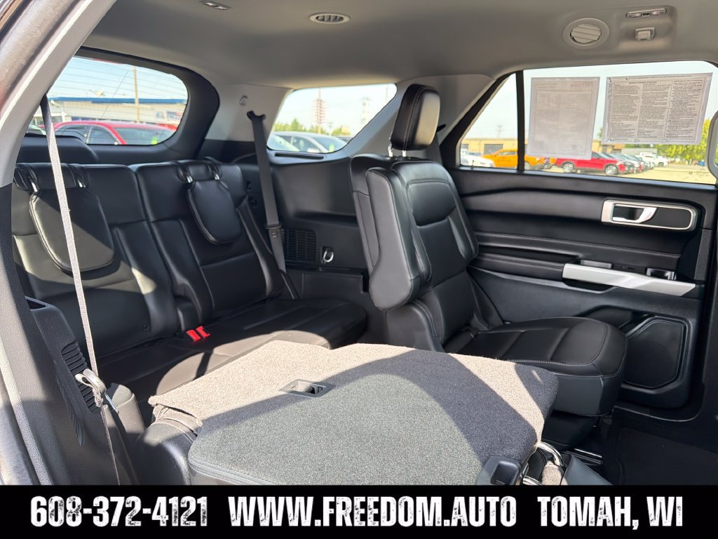 Used 2024 Ford Explorer XLT w/ Equipment Group 202A AWD/4WD image 36