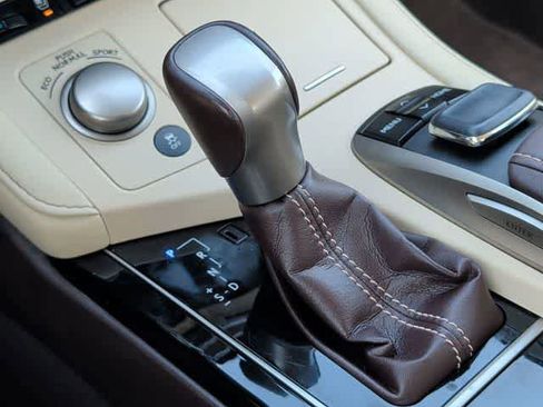 Used 2016 Lexus ES 350 w/ Navigation System Package image 30