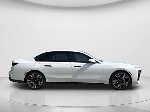 Certified 2024 BMW 760i xDrive w/ Executive Package image 25