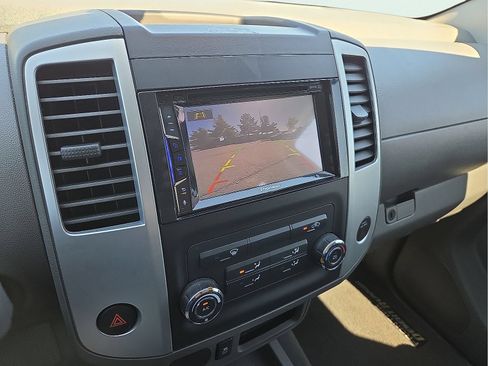 Used 2019 Nissan Frontier Desert Runner RWD image 17