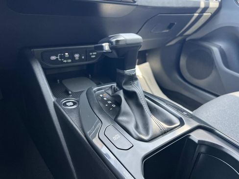 Used 2025 Kia K4 EX image 17