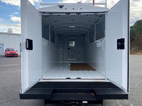 New 2025 Chevrolet Express 3500 Work Van w/ Power Convenience Package image 4