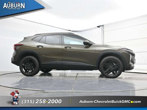 Used 2024 Chevrolet Trax ACTIV FWD image 24