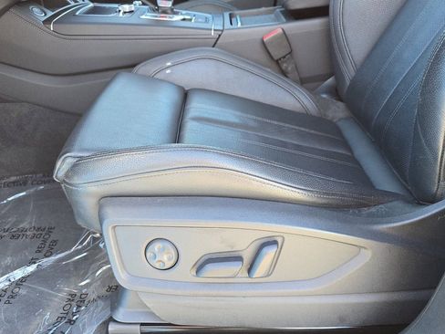 Used 2020 Audi Q5 e Premium Plus w/ Premium Plus Package image 21