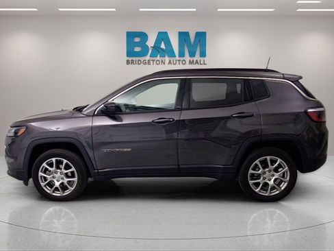 Used 2022 Jeep Compass Latitude image 6