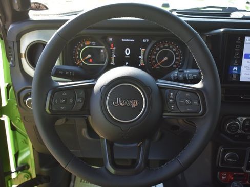 Used 2025 Jeep Wrangler Unlimited Sport AWD/4WD image 19
