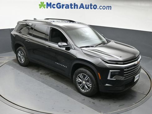 New 2026 Chevrolet Traverse LT w/ Driver Confidence Package AWD/4WD image 3