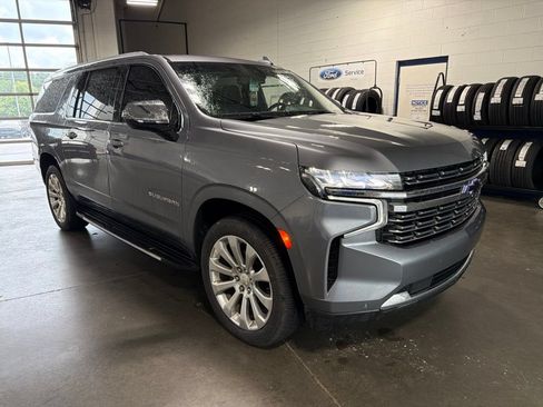 Used 2021 Chevrolet Suburban Premier AWD/4WD image 2
