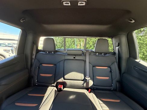 New 2026 GMC Sierra 1500 AT4 w/ AT4 Preferred Package AWD/4WD image 3