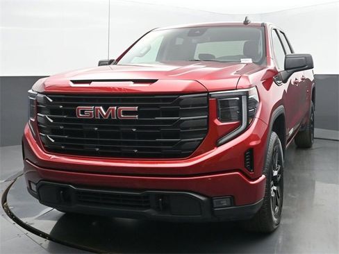 Used 2023 GMC Sierra 1500 Elevation image 1
