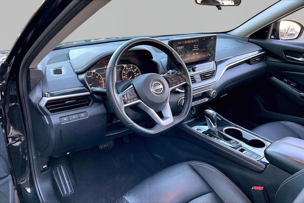 Used 2025 Nissan Altima 2.5 SR w/ SR Premium Package AWD/4WD image 15