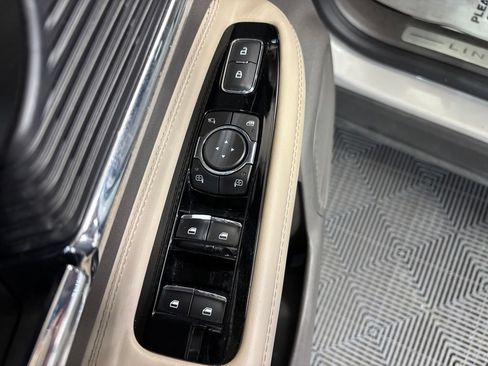 Used 2022 Lincoln Corsair FWD w/ Equipment Group 101A image 12