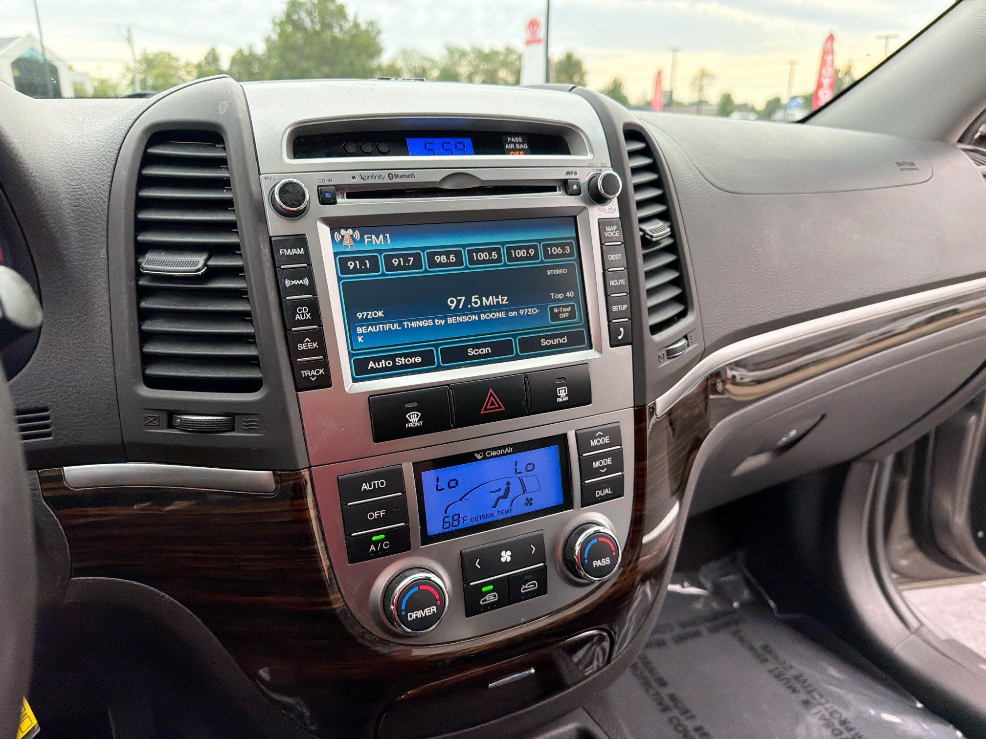 Used 2012 Hyundai Santa Fe Limited w/ Navigation Pkg 4 FWD image 14