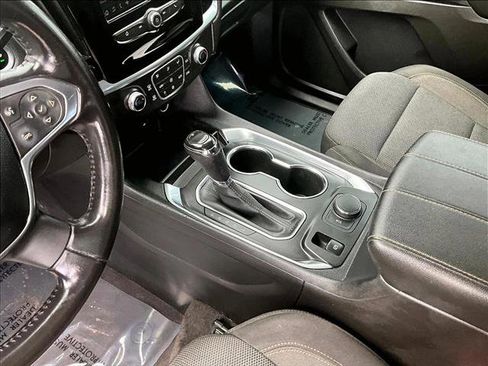 Used 2020 Chevrolet Traverse LT image 15