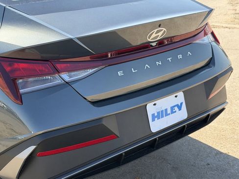 New 2026 Hyundai Elantra SE image 6